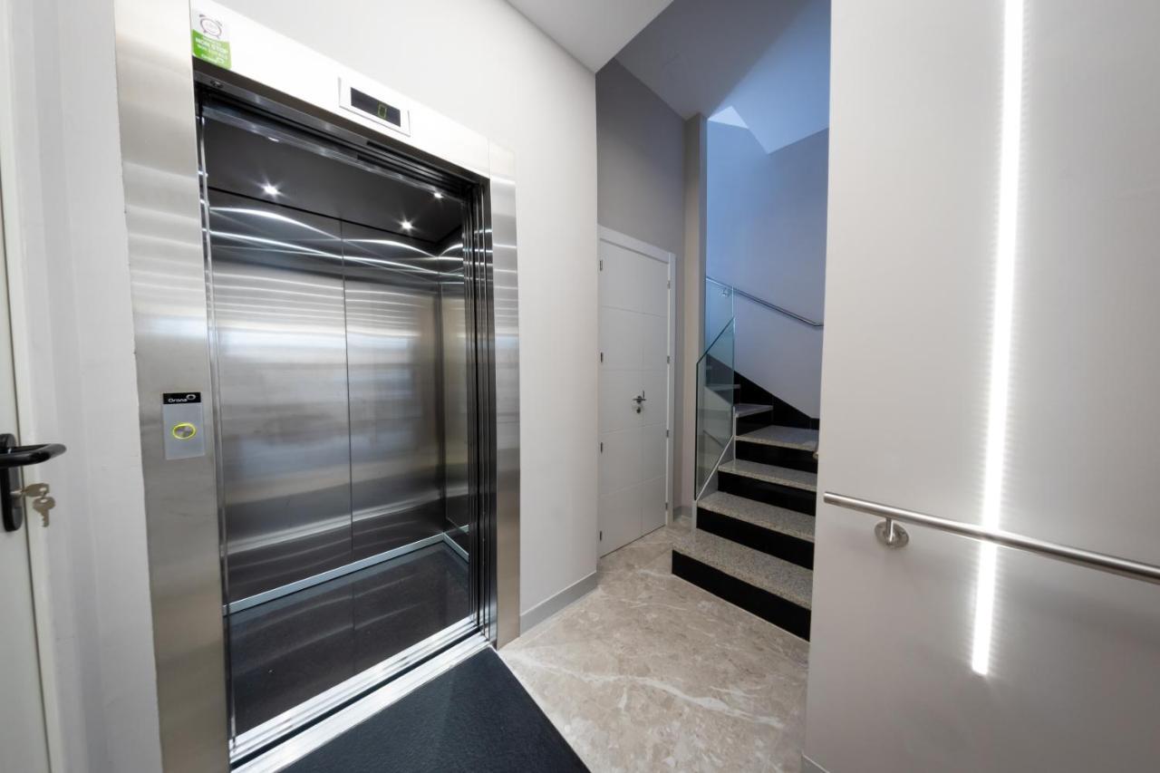 Apartamentos Palacio De Yolanda 사모라 외부 사진